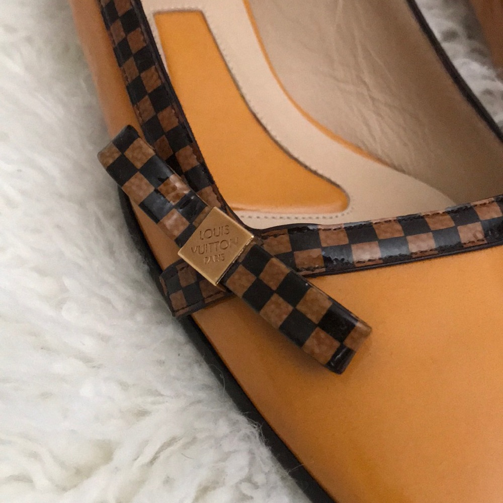 Louis Vuitton 39 1/2 mustard yellow heels